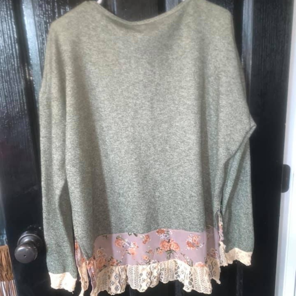 Sweater - Picture 2 of 2